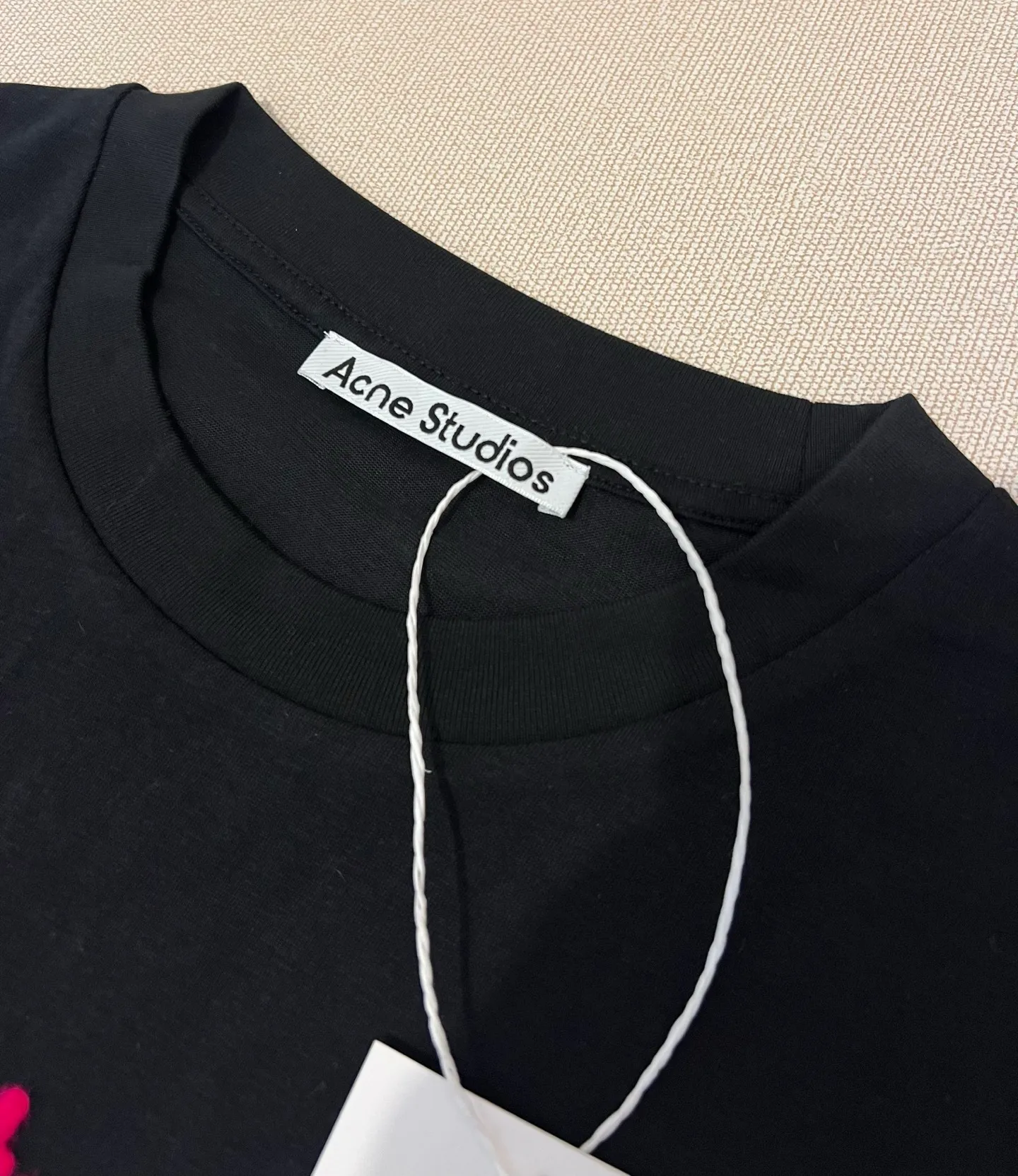Size:S/M/L 2️⃣ ： /Black ACNENew Arrival . . 4100 . 85 +15 . ( 0.6) . . Same Style. . . ！